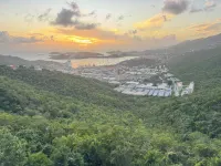 Cozy 2-bedroom apartment in charming St Thomas with WiFi, AC, View