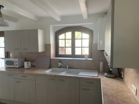 Two-storey house, vacations, cures and business trips 索容酒店