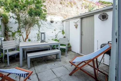 Norton Cottage - 3 Bedroom Cottage - Tenby - Tiny Houses