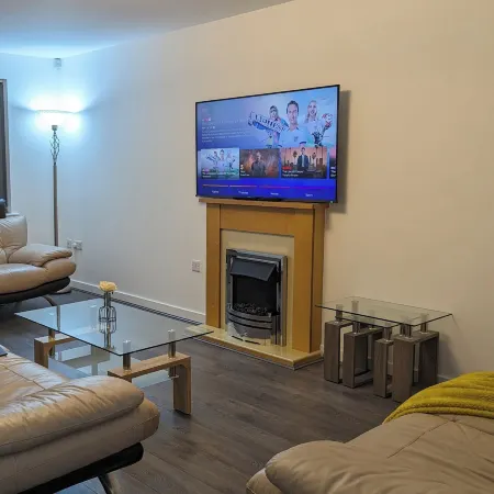 Modern House - 4 Bedrooms - FamilyFriendly