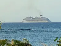 Modern, chic waterfront 3-bedroom villa w/ pool