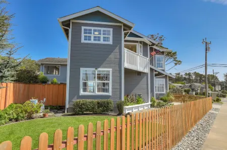 Gorgeous Half Moon Bay Home Отели рядом с достопримечательностью «Pillar Point Harbor»