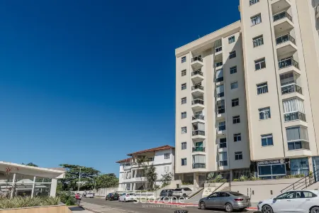 Apt in Muquicaba w/ View of Small Beach Epm0803 Отели в г. Гуарапари