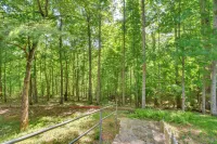 Cozy Hiawassee Cabin - 4 Mi to Lake Chatuge! - Parking