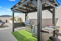 4BR Oasis W/Heated Pool, Spa, Game room, BBQ & Mountain View