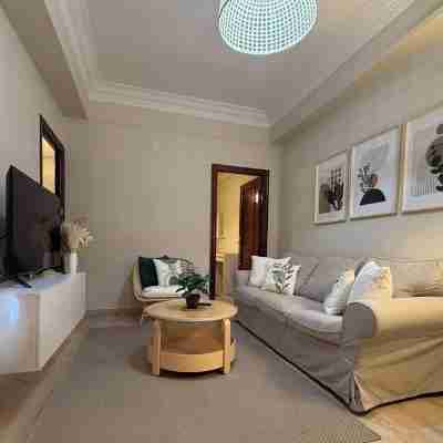 Spacious 4-Bedroom Apartment in Central Bilbao – Perfect for Families & Groups Others