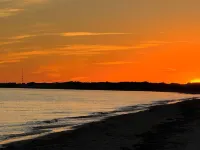 HarwichPort 4 bdr 3 bath - Walk to Red River Beach - next to Wychmere Hotels in Harwich Port