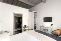 N - Space Modern Guestrooms