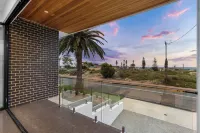 1 min walk to beach - 8 min drive to McLaren Vale -Luxury Beach House