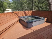 Charming 3-bedroom cabin with WiFi, AC in serene La Grange