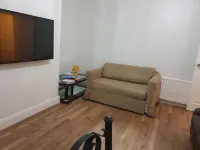 Cosy Flat for small family or working professionals.