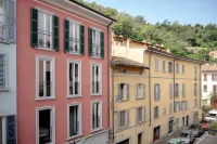 Apartment 2 bedrooms,sofa bed and 3 bathrooms for families and groups of friends