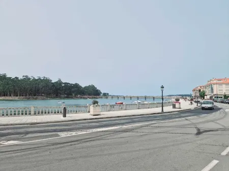 Casa Gallega - Peregrina Отели рядом с достопримечательностью «Epsilon»