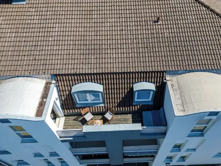 Vacation apartment with sunny balcony & parking space Отели в г. Нойштадт