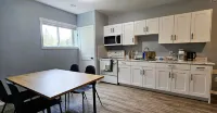 Thunder Bay Retreat, beautiful property with trails. Close to all anemnities.