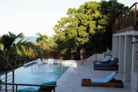 Hawksbill - 4 BR Villa in Treasure Beach w/ AC, WiFi, Private Cove & Staff - Pools