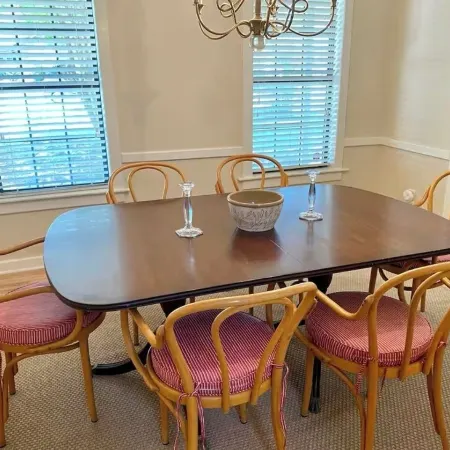 Charming 3-bedroom house in South Mount Pleasant minutes away from the beach!