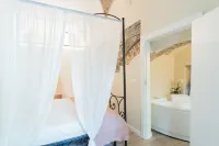 Romantic Escape in the 400s