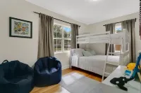 Modern Poolside Bungalow in the Heart of Orlando Hotel a Orlando International Airport Area