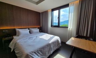 RAMPART HOTEL