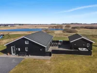 "Edgar" - 1.5km from the Sea - parking