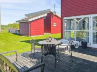 "Carlie" - 2.8km from the Sea