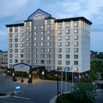 Fairfield Inn & Suites Montreal Airport โรงแรมใกล้สนามบินมอนทรีออล ปิแอร์ อิลเลียต ทรูโด