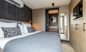 Playful and Luxurious Apartment in Heart of Delft