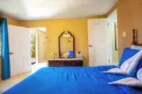 Lovely 1-bedroom apartment in Mandeville with WiFi, AC in safe and private area Hotels in 