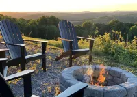 Catskills Mountaintop House w/ HOT TUB and VIEWS!
