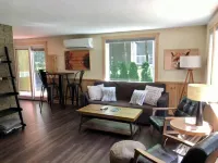 Duck Lake Peninsula Cottage Interlochen