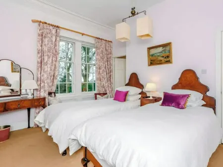 Large country house perfect for family or friends. Отели рядом с достопримечательностью «Moyness Nurseries»