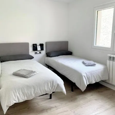 Apartment in front of the Vallnord-Bikepark cable car 541