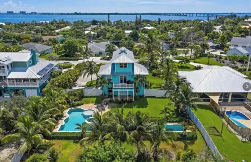 Stunning 4/3 w/ Heated Pool, Water View & Arcade! 옌슨비치 호텔