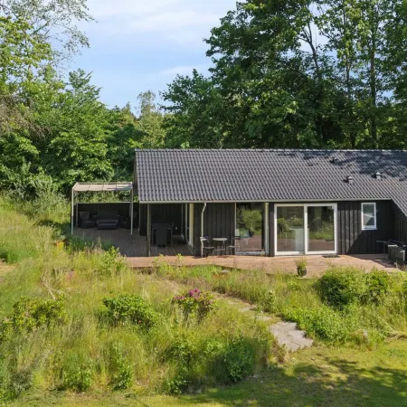 "Thora" - 800m from the Sea