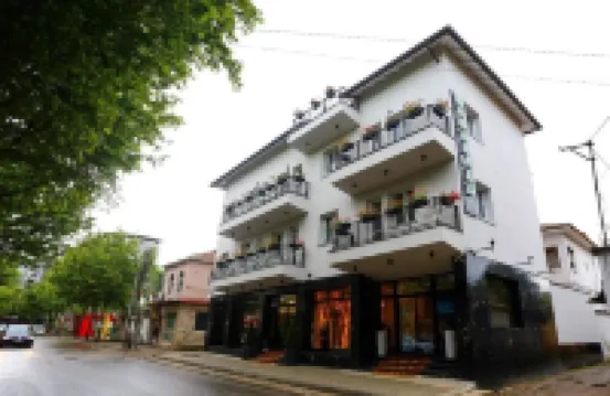 Emerald Boutique Hotel Hotel berhampiran Xhura Mosque