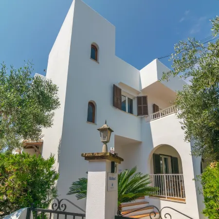 Villa Blanca - Villa With Private Pool. Free Wifi