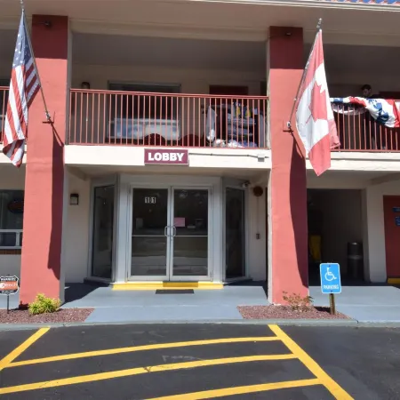 Knights Inn Oswego East