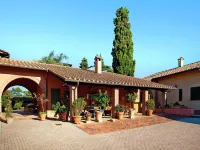 Apartment in Vinci with Pool & Wellness