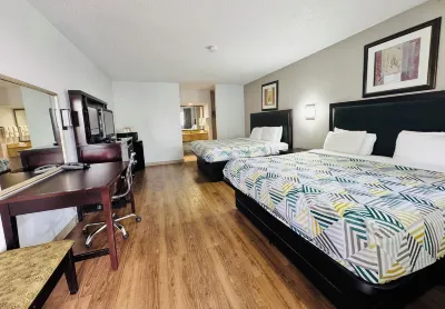 Red Carpet Inn Norwalk Hotel a 