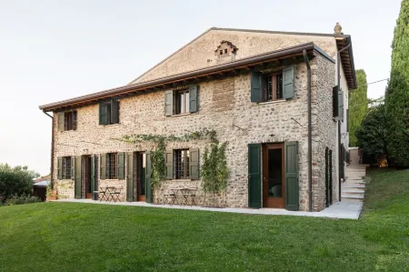 Amazing country house with whirlpool a few minutes away from Verona