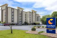 Comfort Inn & Suites Airport Hotels in 