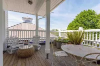 The Boathouse Hotels in Bitton