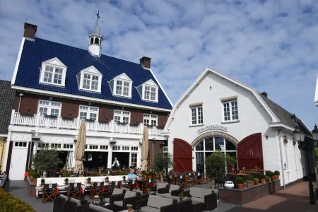 Fletcher Hotel - Restaurant Nautisch Kwartier Отели рядом с достопримечательностью «Singer Laren»