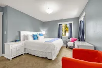 Hiker's Hideaway- Cozy 3B bungalow with hot tub in gorgeous Palmer Lake! 帕爾默湖住宿飯店