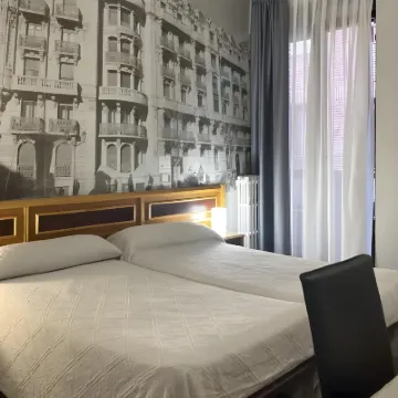 Hotel Photo Zabalburu Hoteles cerca de Palacio de Deportes Bilbao Arena