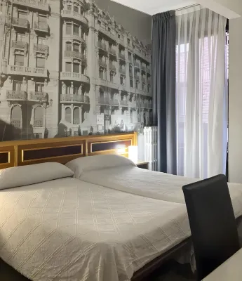 فندق فوتو سابالبورو Hotels near Plaza Nueva