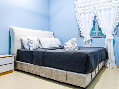 Modern Home at Kajang by HCK