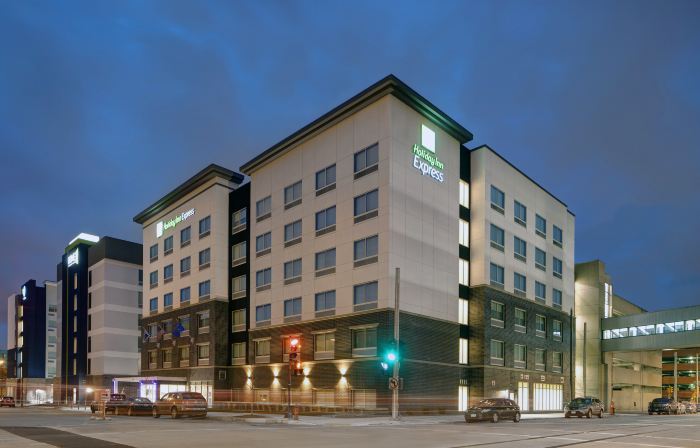 Holiday Inn Express MILWAUKEE DOWNTOWN by IHG