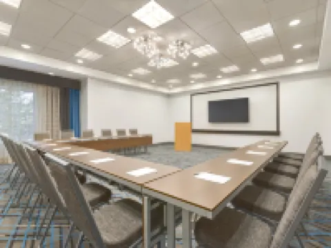 Hampton Inn & Suites Herndon-Reston Hotels in Dranesville